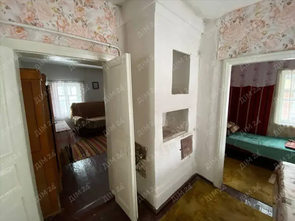 Юрівка. Окремий будинок неподалік 1-ї міської лікарні