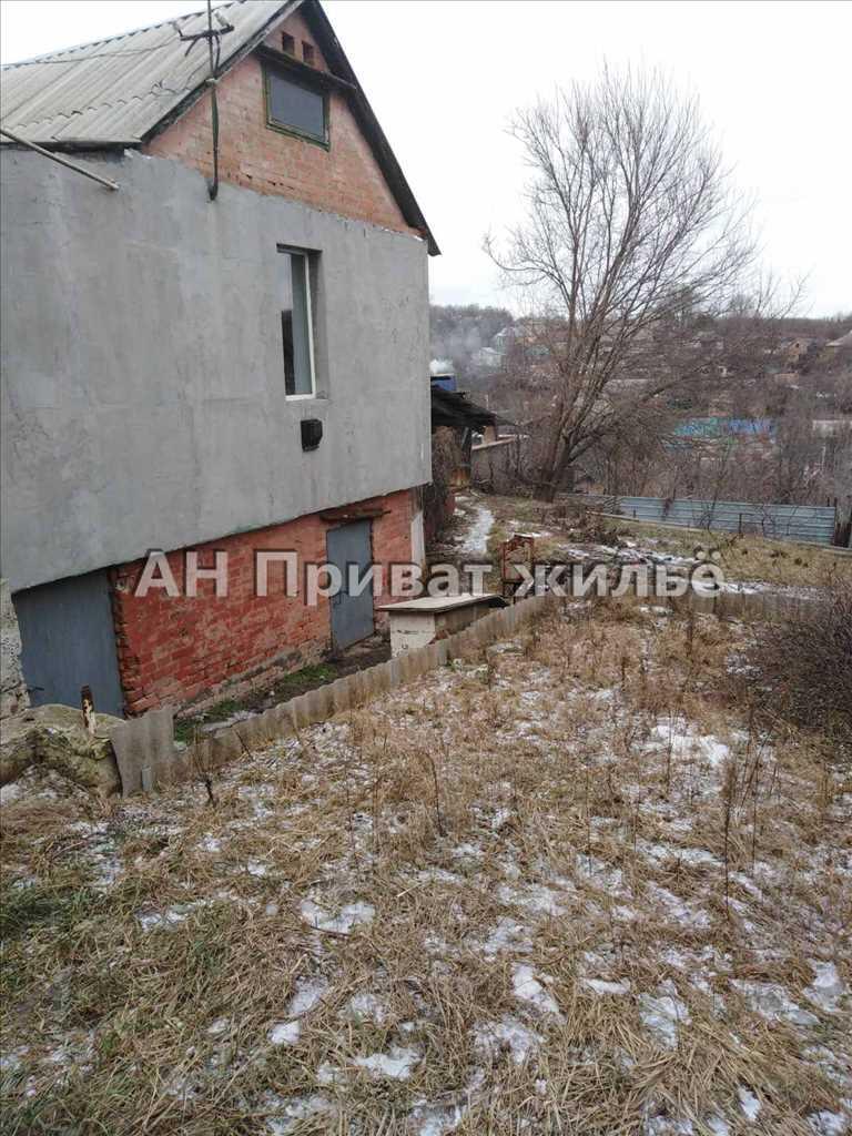 Охайна частина будинку в центральній частині міста!