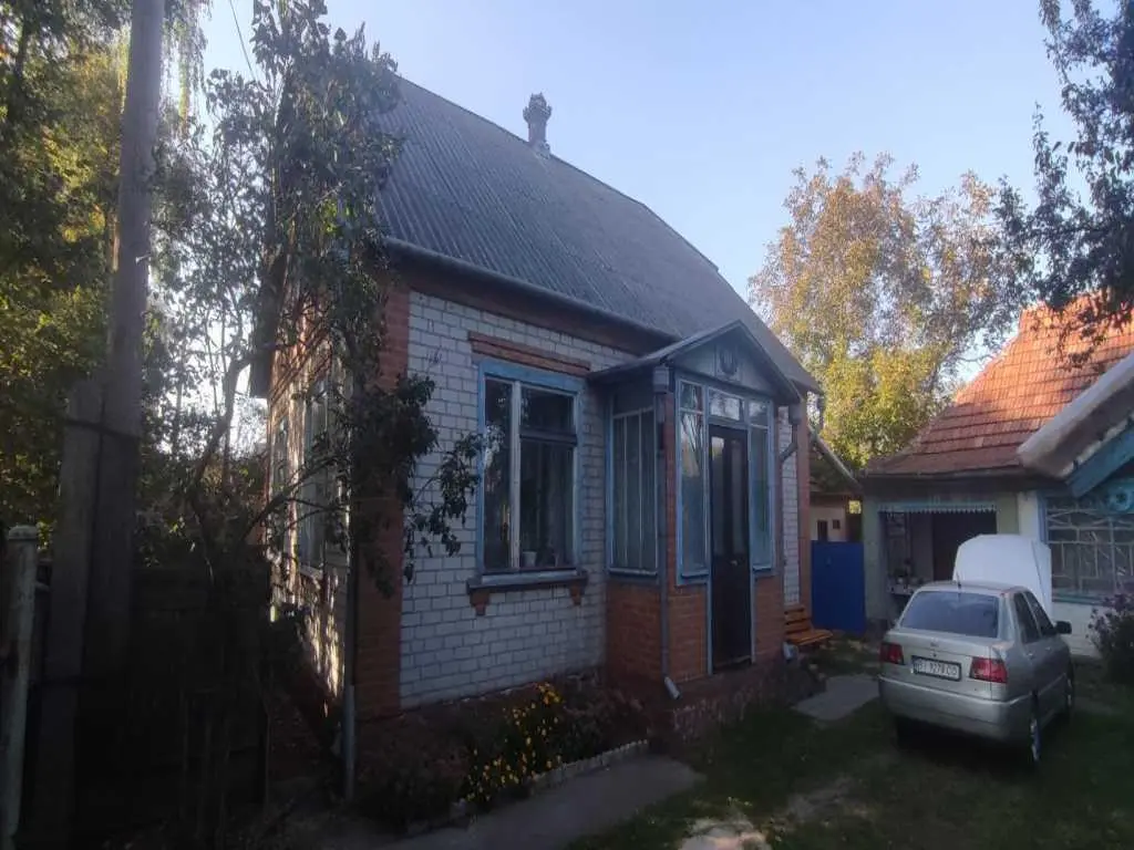 Гарний будинок у передмісті Полтави