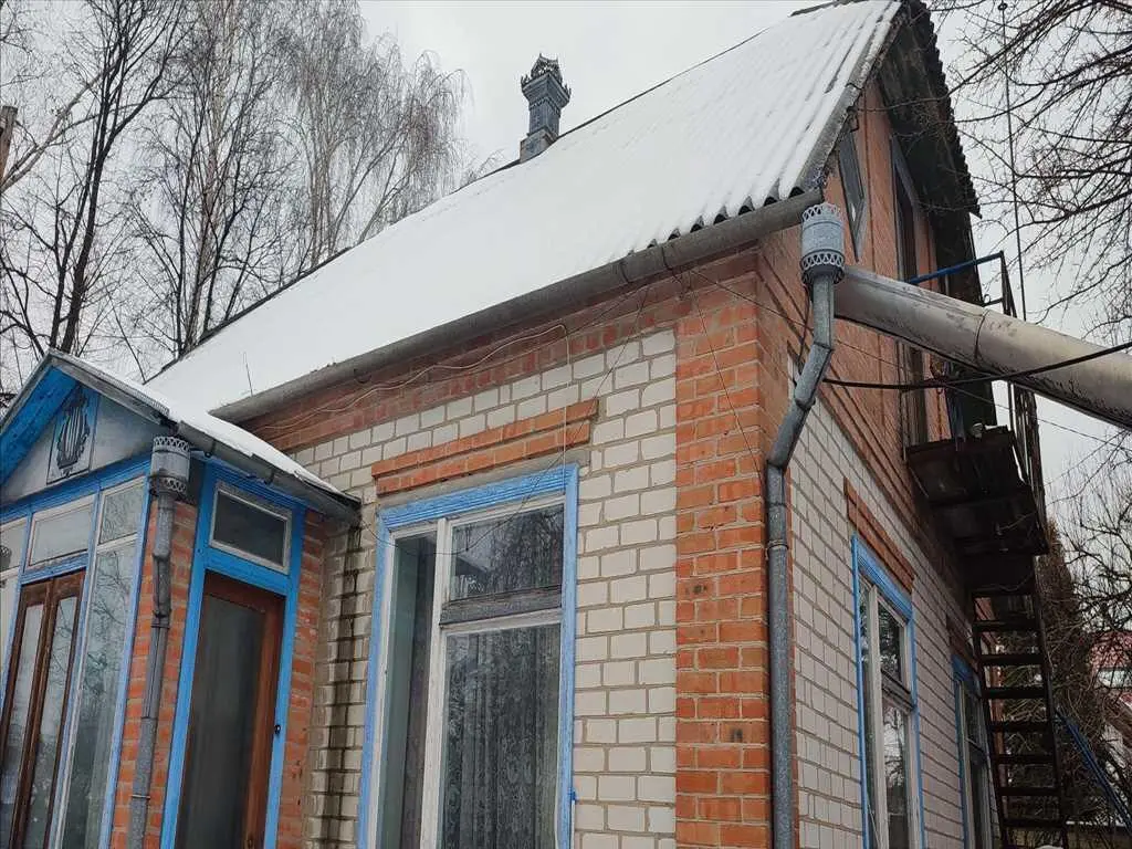 Гарний будинок у передмісті Полтави