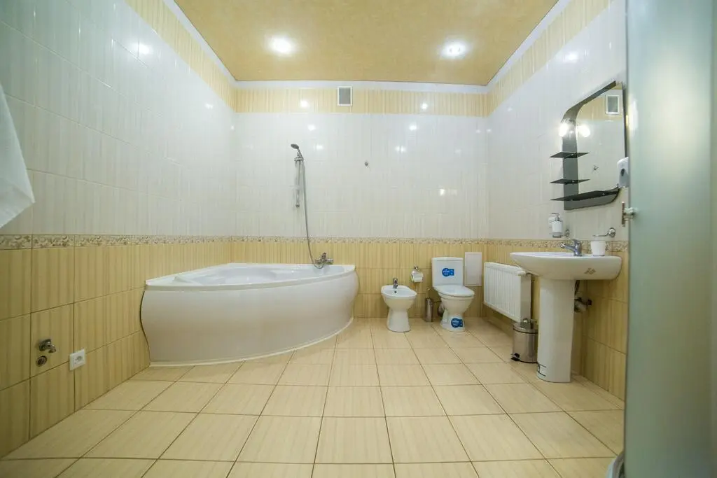 Приміщення під медичний або навчальний центр у Полтаві.
