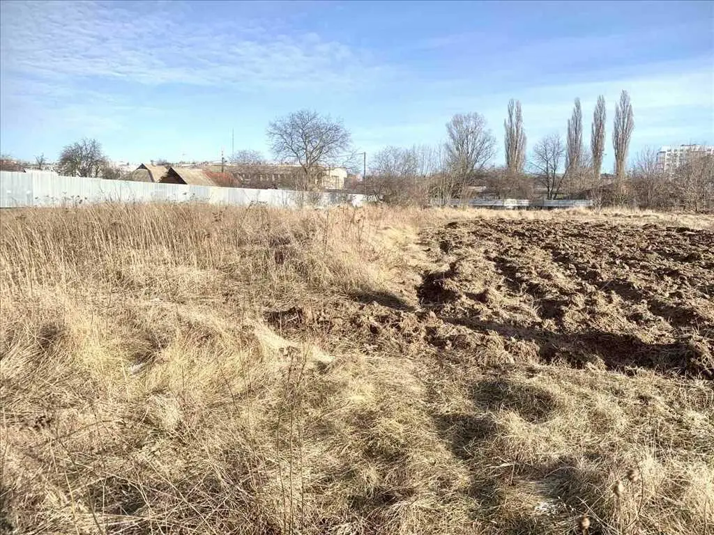 Ділянка на Алмазному