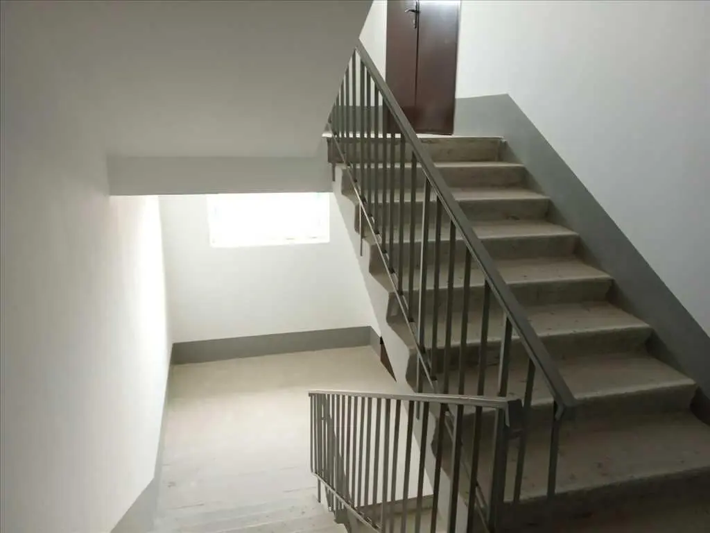 Дворівнева трикімнатна квартира в новому будинку.