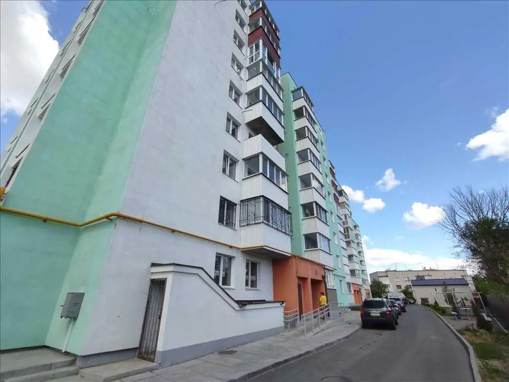 Дворівнева трикімнатна квартира в новому будинку.