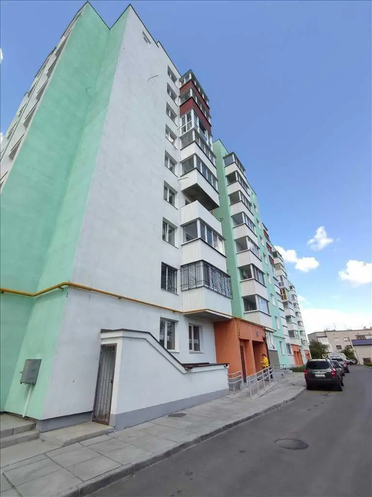 Дворівнева трикімнатна квартира в новому будинку.