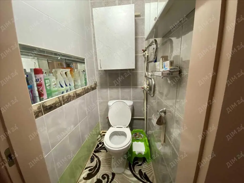 Частина будинку в центрі міста!