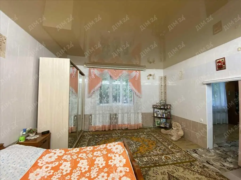 Частина будинку в центрі міста!