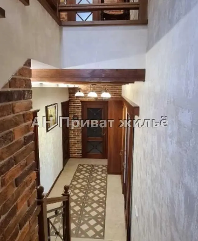 Сучасний будинок в екологічному районі