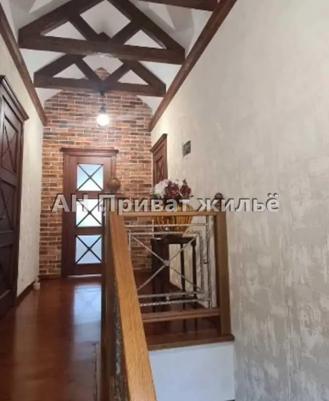 Сучасний будинок в екологічному районі