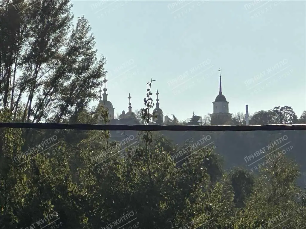 Сучасний будинок на Подолі