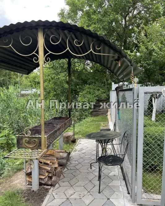 Будинок поруч з річкою на Вороніна