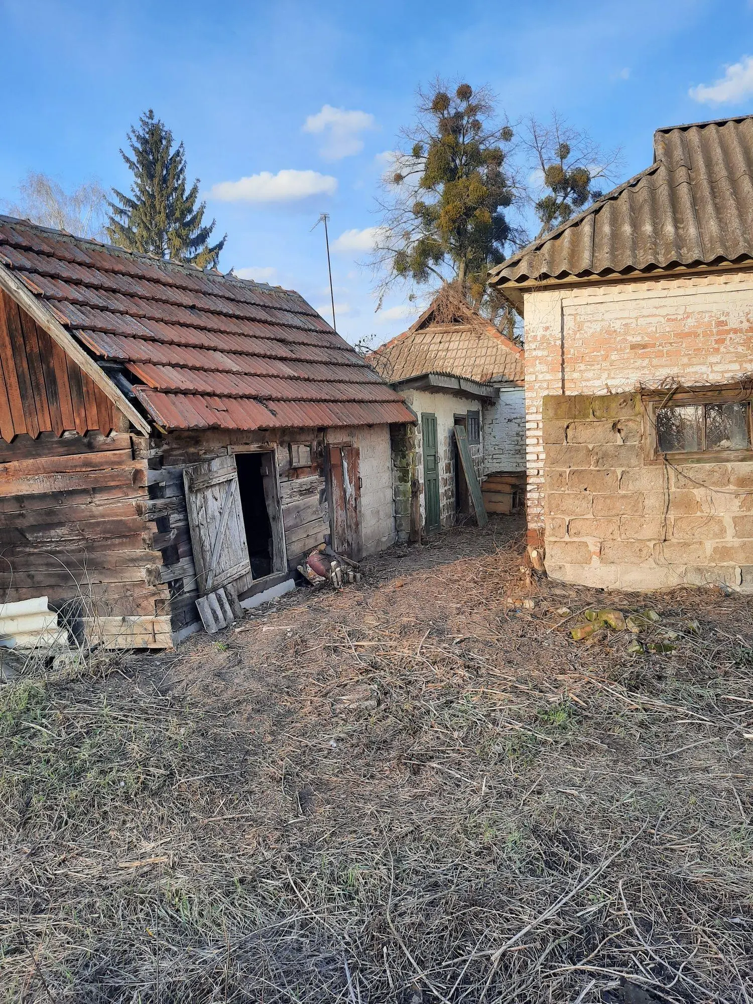 Окремий будинок поблизу міста  Полтава!