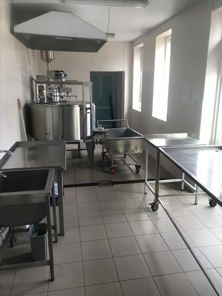 Продаж нежитлового приміщення в с.Копили, траса Київ- Харків!