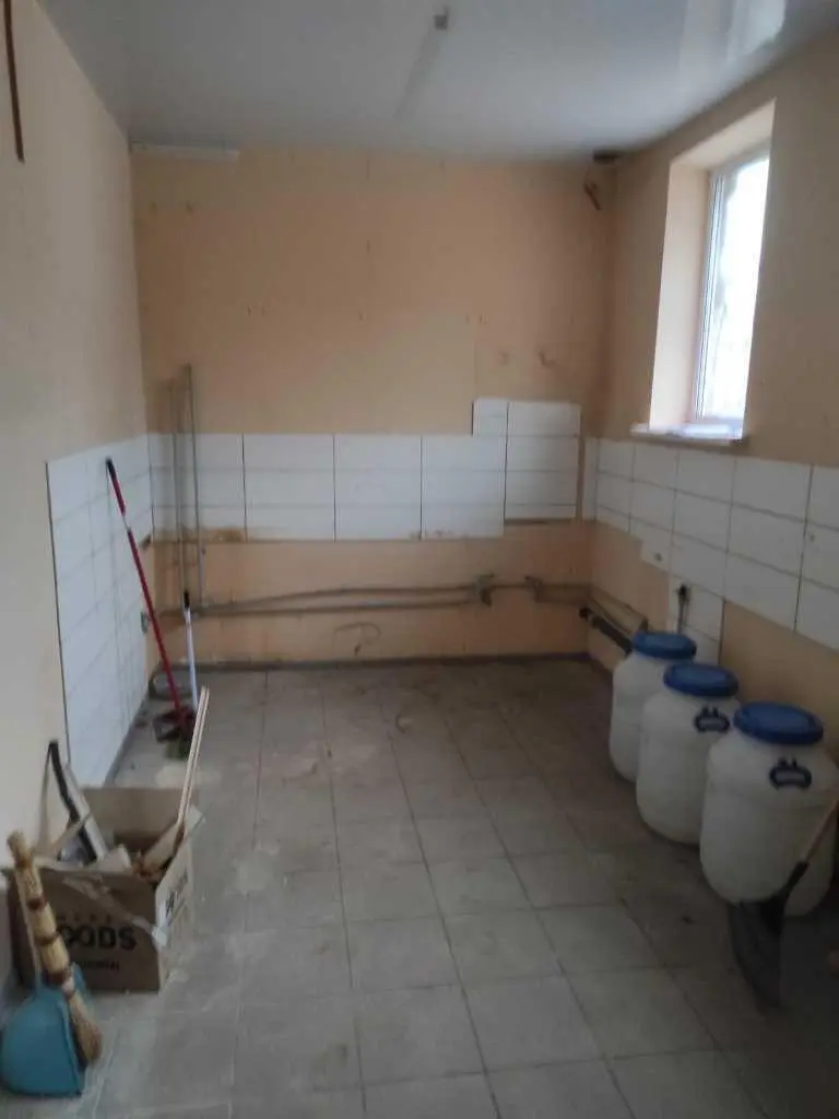 Продаж нежитлового приміщення в с.Копили, траса Київ- Харків!