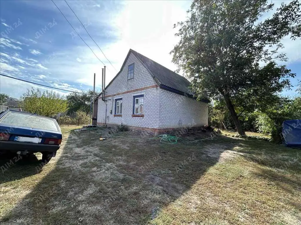 Цегляний будинок в Нових Санжарах