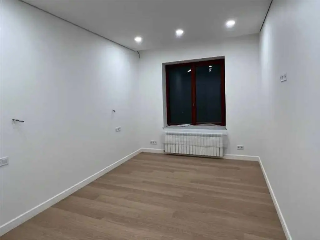 Квартира в будинку люкс класу!