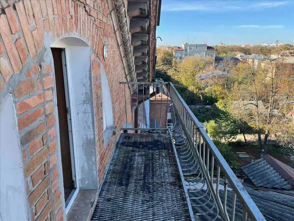 Простора квартира в центрі міста