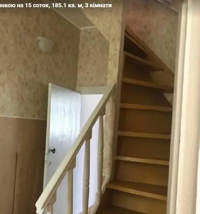 Окремий  будинок у передмісті Полтави. 