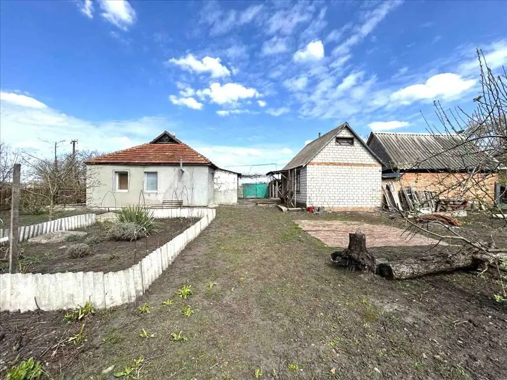 Будинок у селі Коломацьке