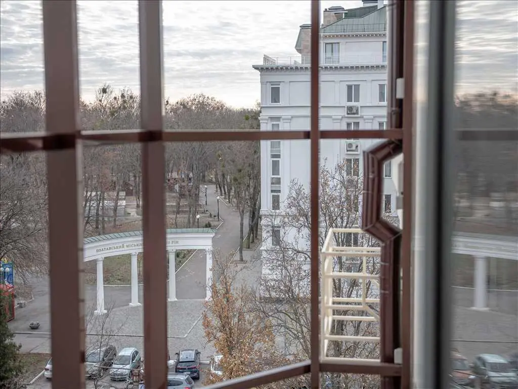 Квартира з неперевершеним видом в будинку клубного типу! 