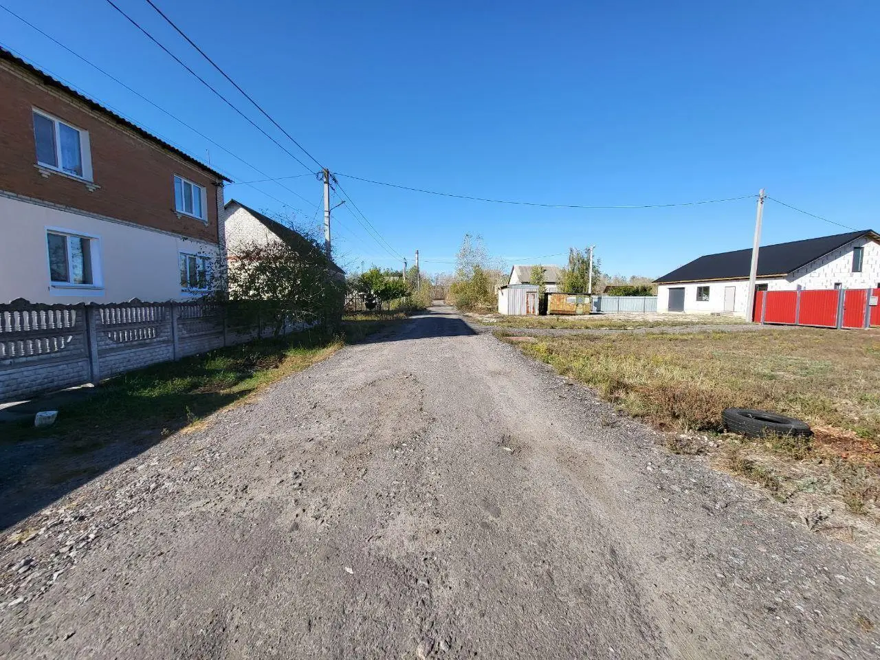 Ділянка з комунікаціями та капітальним фундаментом в Ліску