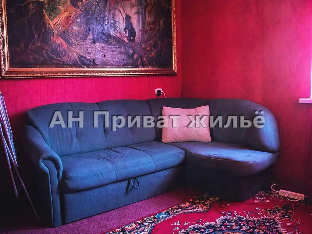 3-х поверховий будинок на 12 кімнат