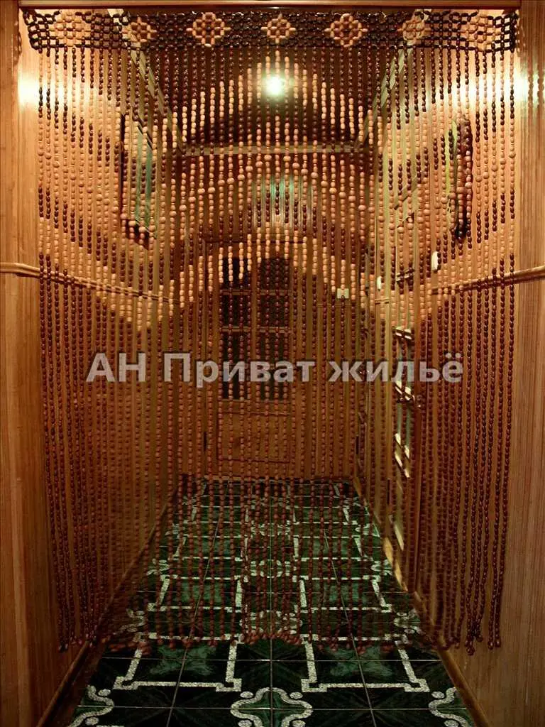 3-х поверховий будинок на 12 кімнат