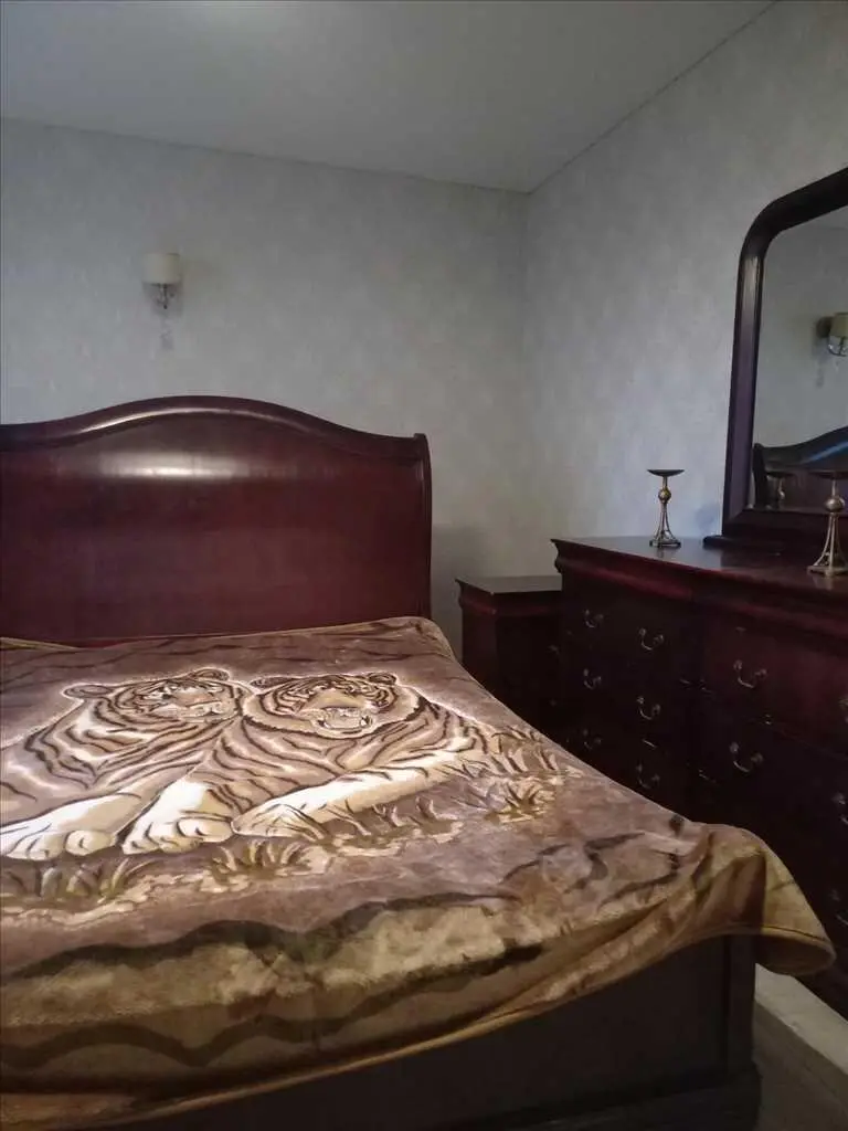 Центр! Червона лінія. Ідеально як для проживання, так і ведення бізнесу. 