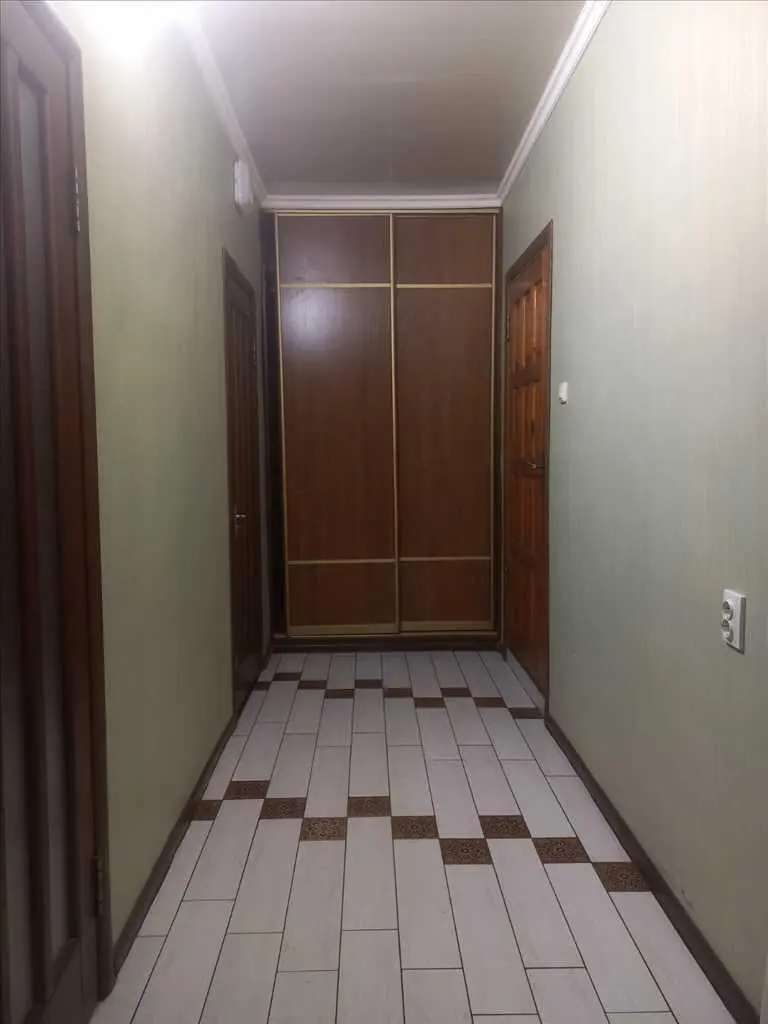 Центр! Червона лінія. Ідеально як для проживання, так і ведення бізнесу. 