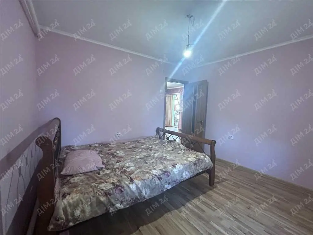 

Будинок із земельною ділянкою 1 га, неподалік від міста Решетилівка