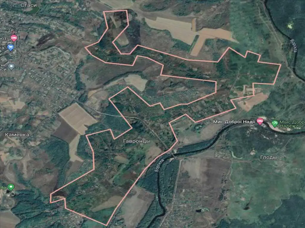 Ділянка поруч з річкою, під забудову