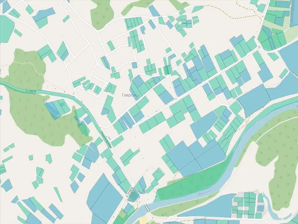 Ділянка поруч з річкою, під забудову