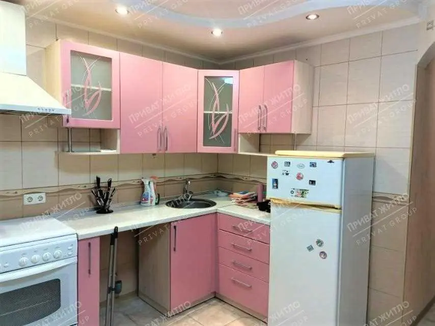 Двокімнатна квартира на Подолі!