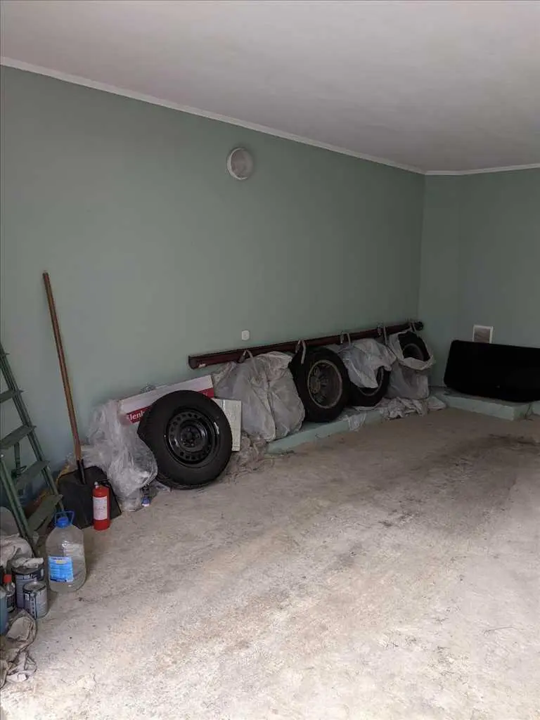 Капітальний гараж в центральній частині міста