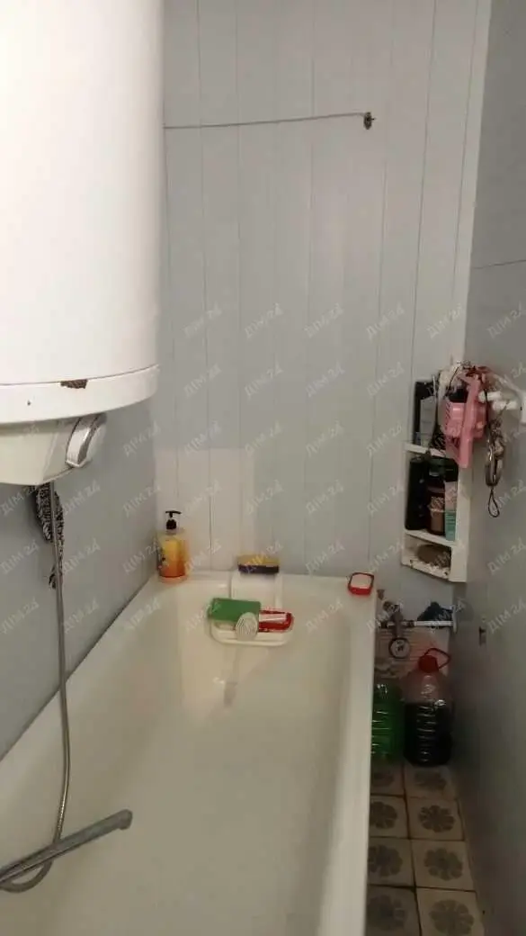 Будинок в житловому стані на Вороніна