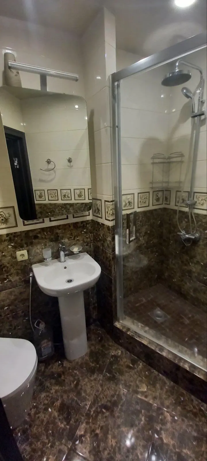 Терміново продам 3 кім квартиру в Центрі в елітній новобудові.
