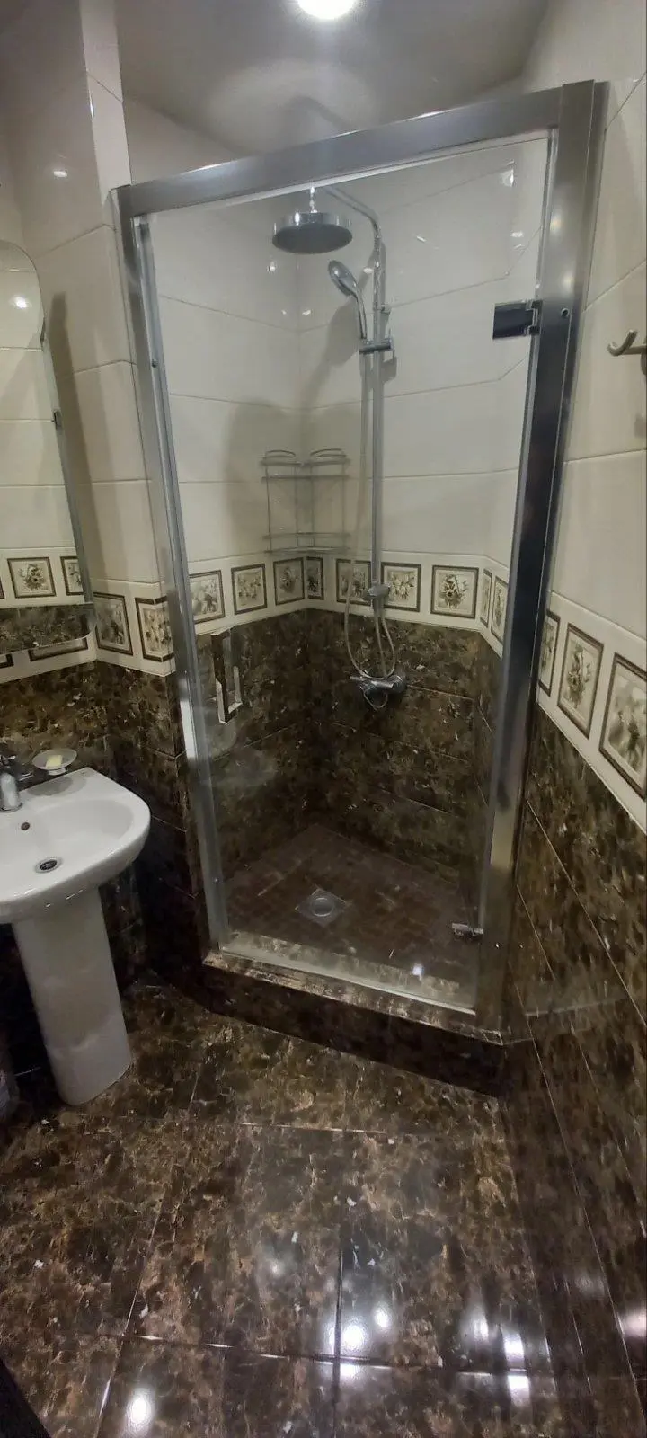 Терміново продам 3 кім квартиру в Центрі в елітній новобудові.
