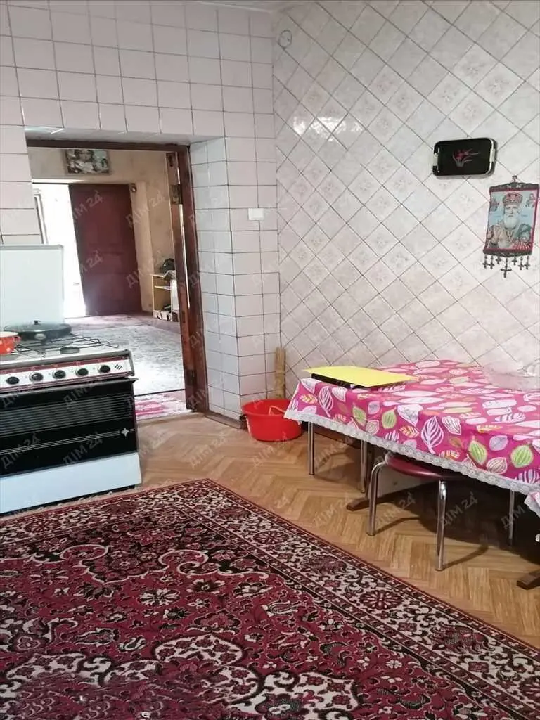 Просторий двоповерховий будинок в Яківцях