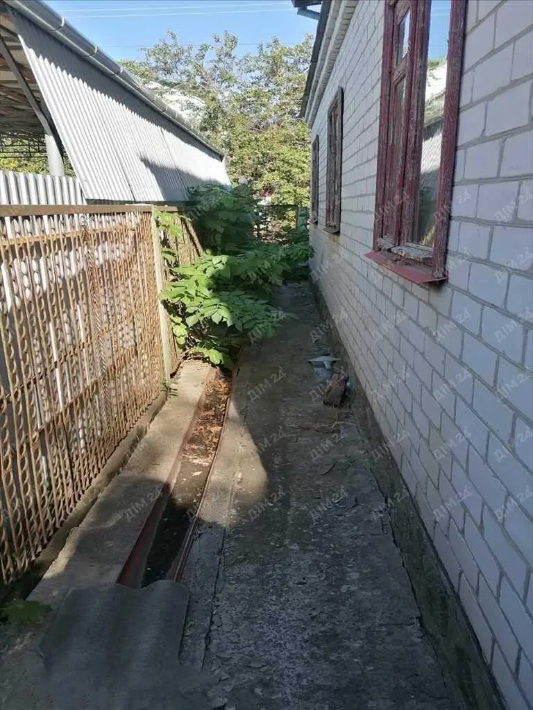 Просторий двоповерховий будинок в Яківцях