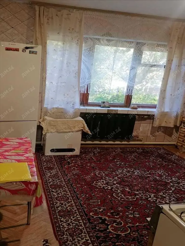 Просторий двоповерховий будинок в Яківцях