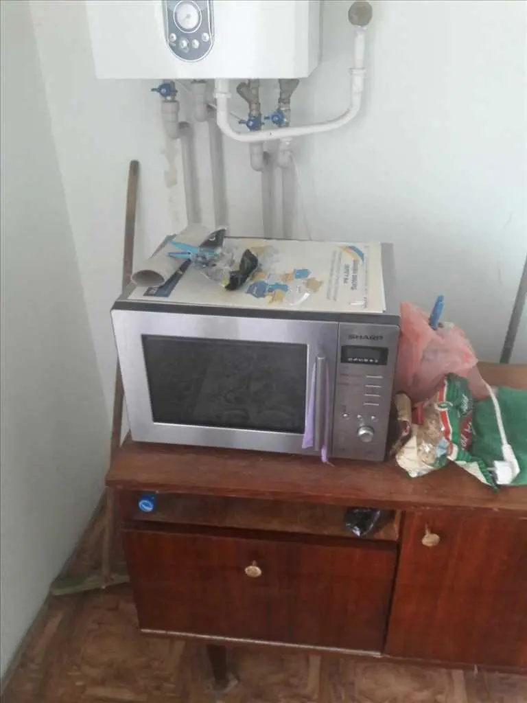 Трикімнатна квартира в Нових Санжарах.