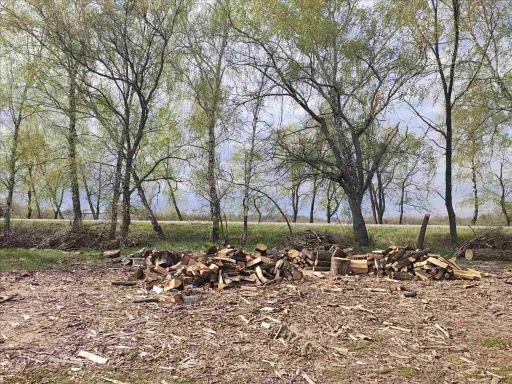 Ділянка під бізнес поряд з трасою!