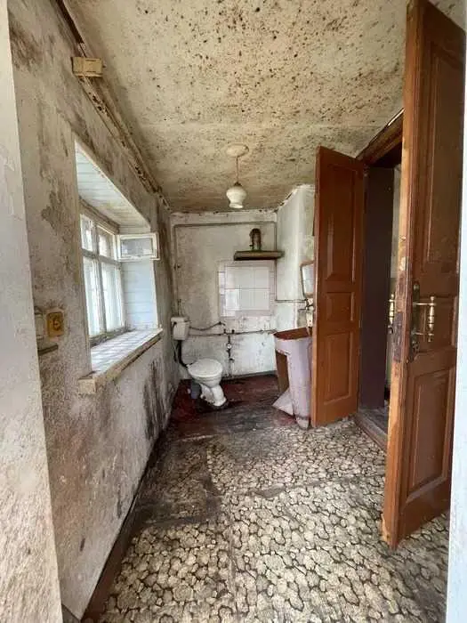 Частина будинку в центральній частині міста!