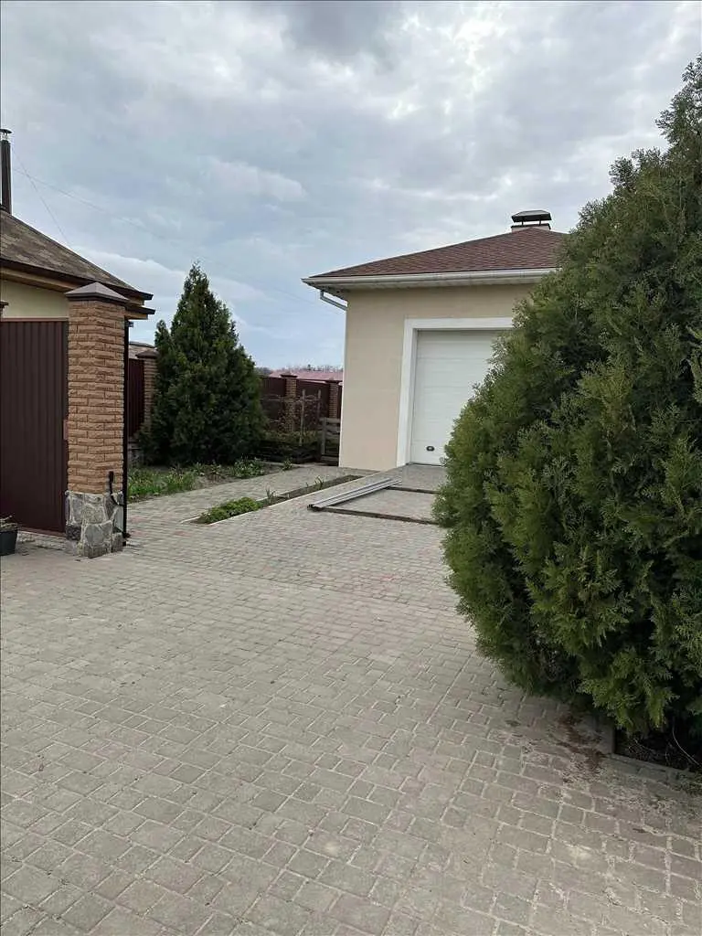 Шикарний будинок в Яківцях!

