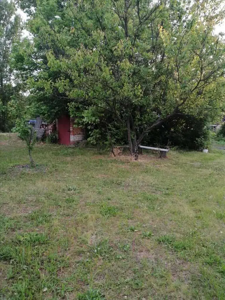 Гарне, мальовниче місце за межами міста.