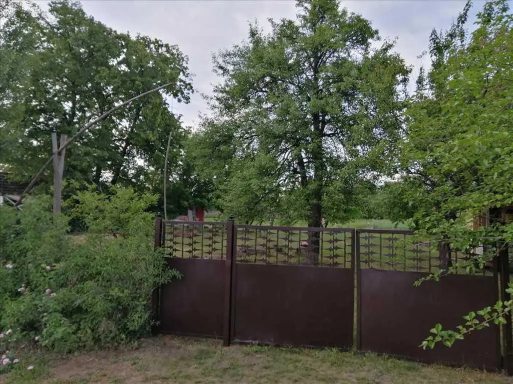 Гарне, мальовниче місце за межами міста.