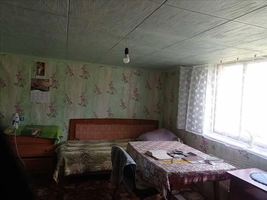 Будинок з видом на Хрестовоздвиженський  монастир