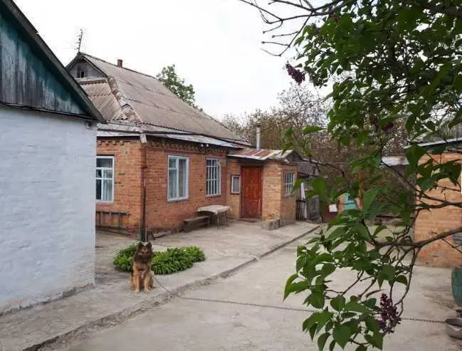    Продам 5 кімнатний будинок в мальовничому місці  с. Гора.
