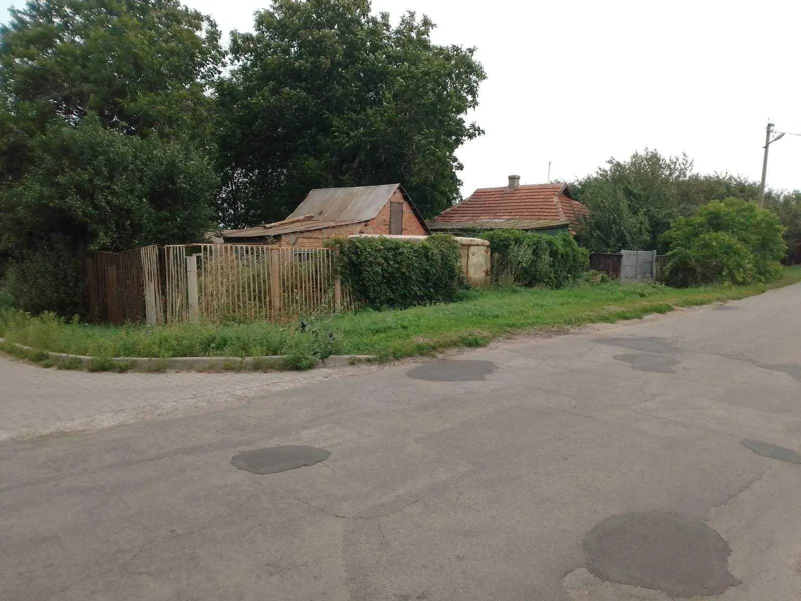 Частина будинку та велика земельна ділянка, Горбанівка