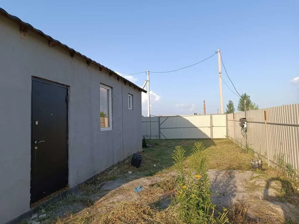 Недобудований будинок в  районі ГРЛ